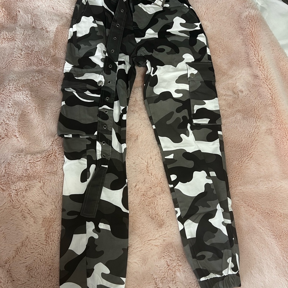 Women's Camouflage Joggers